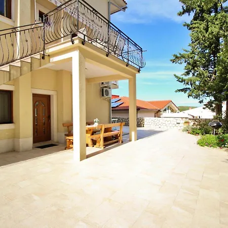 Konukevi Ivanka C. Soline (Krk)