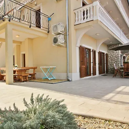 Ivanka C. Guest house Soline (Krk)
