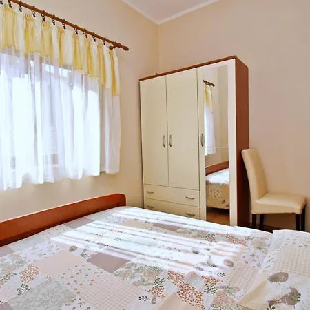 Ivanka C. Guest house Soline (Krk)