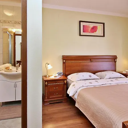 בית הארחה Ivanka C. 3*