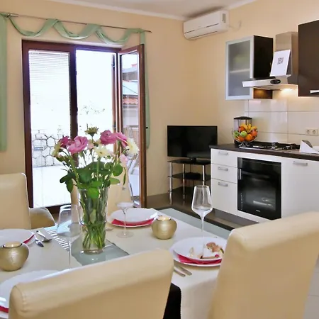 Ivanka C. 3* סולינה