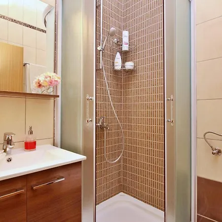 Ivanka C. בית הארחה 3*