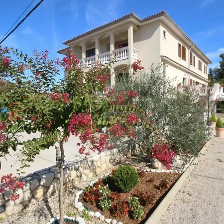 Ivanka C. 3* סולינה